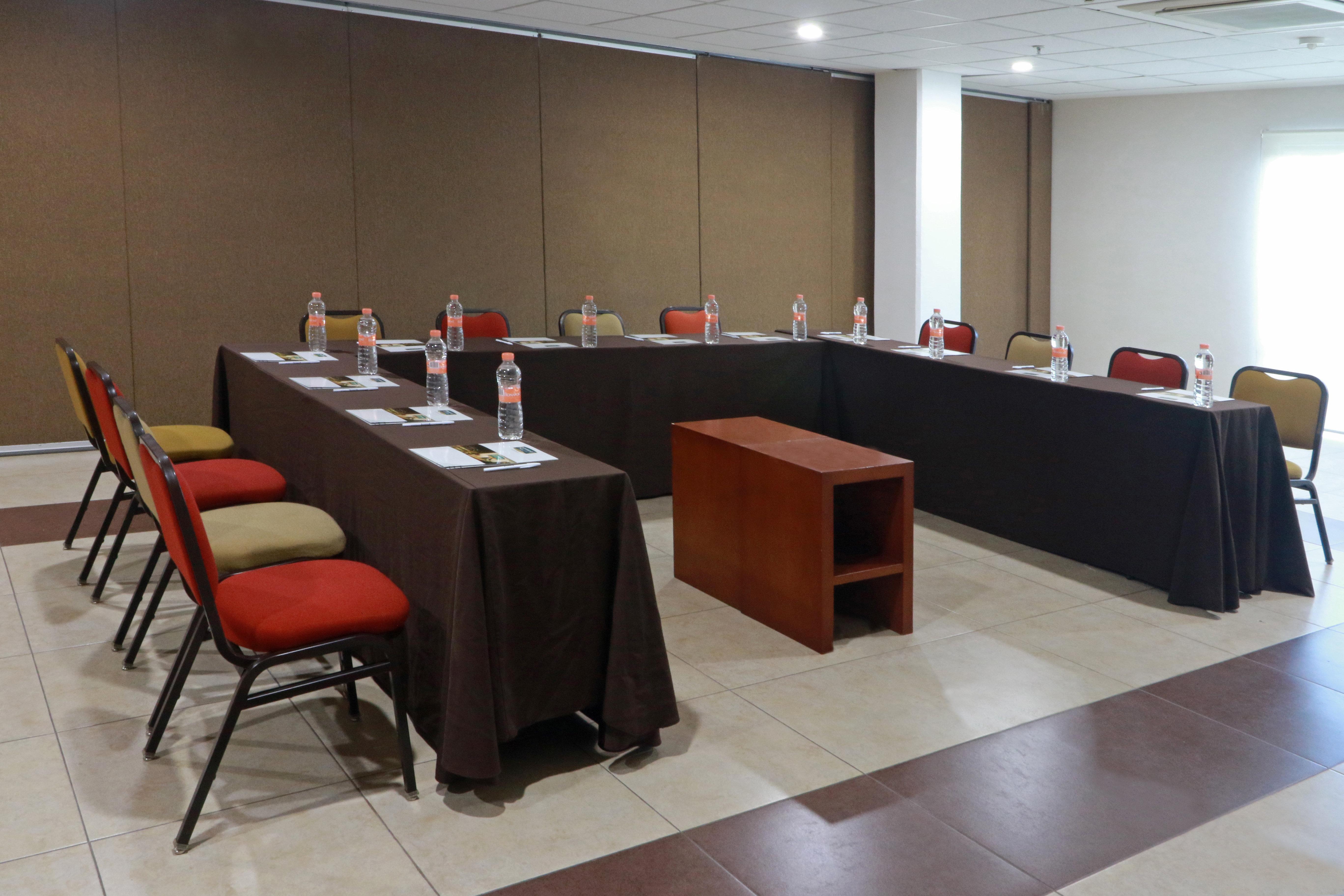 Hotel Staybridge Queretaro By Ihg