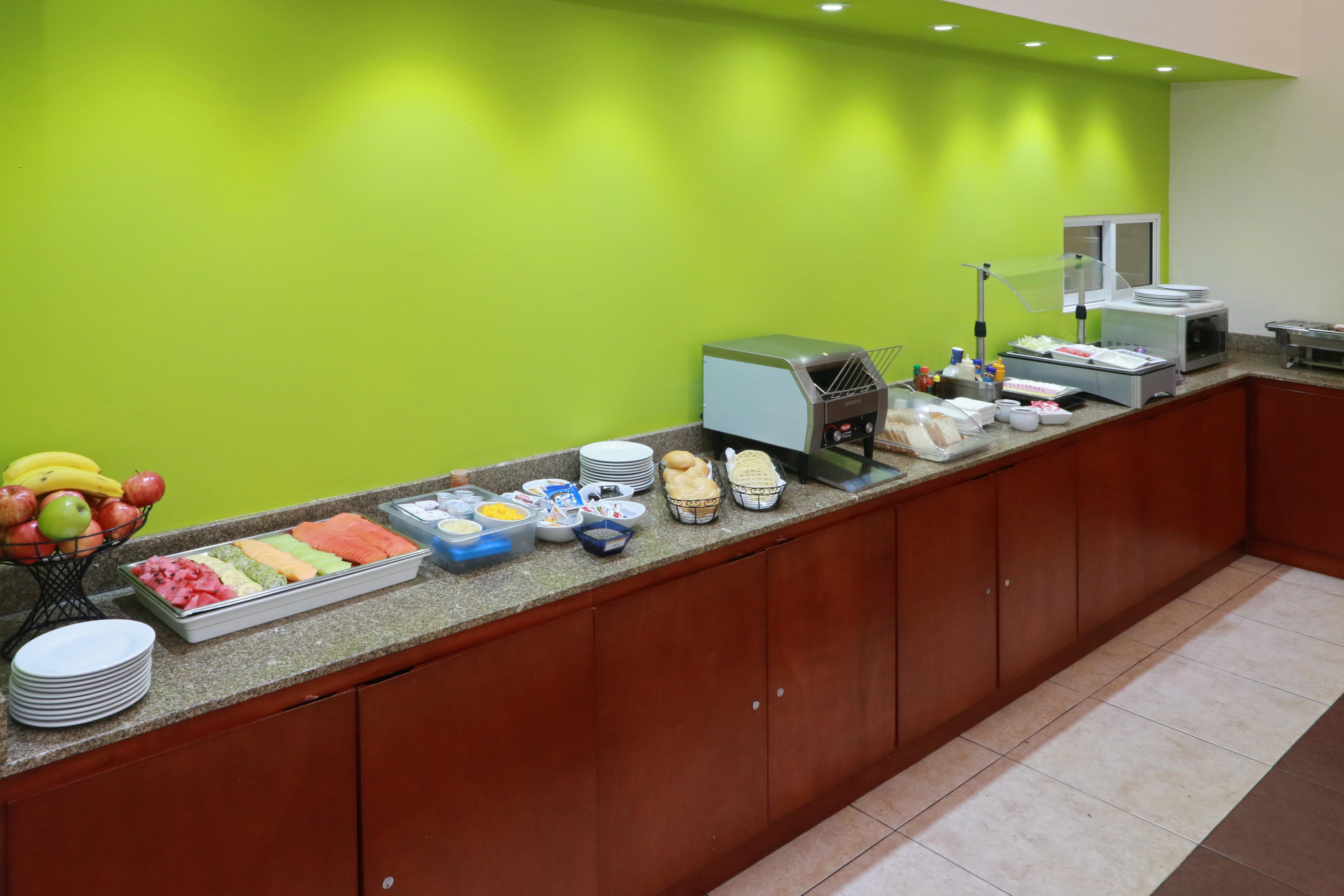 Staybridge Queretaro By Ihg Hotel 3*